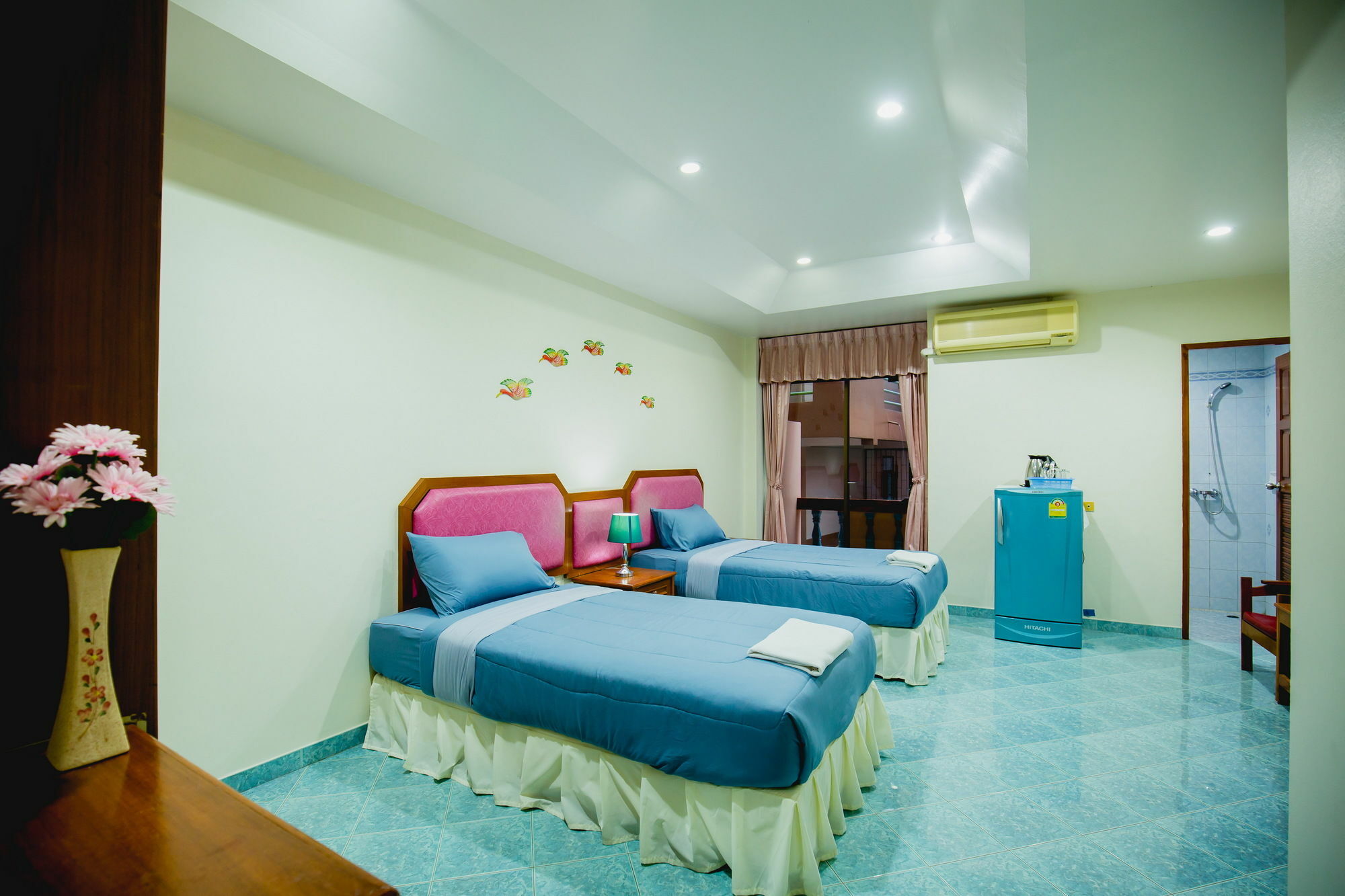 Chusri Hotel Patong Buitenkant foto