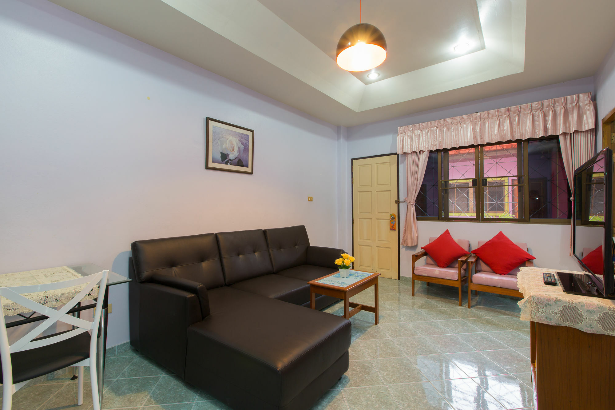 Chusri Hotel Patong Buitenkant foto
