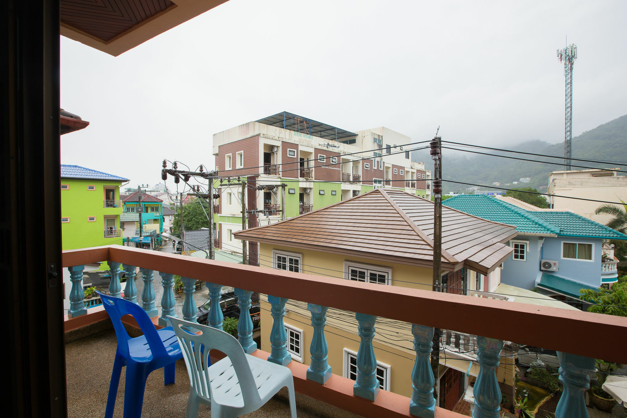 Chusri Hotel Patong Buitenkant foto